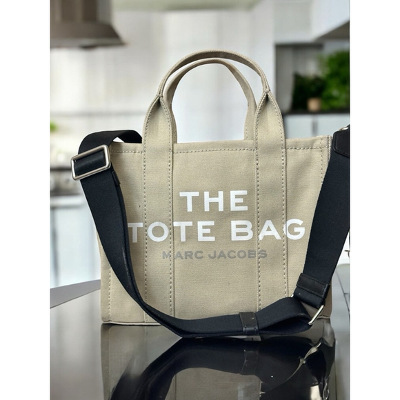 Marc jacobs Handbags - Marc Jacobs small tote